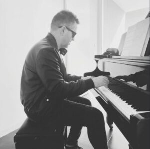 “Credimi”: il nuovo capitolo artistico di Giovanni Perino tra intimità e verità