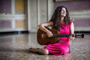 Dal Blue Design Summit alle radio internazionali: Alessia Ramusino lancia “Ridin’ the Waves”