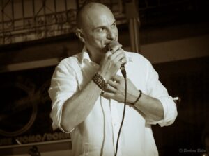 “Bambola di pezza” di Diego Cassettari: un pugno nello stomaco trasformato in musica