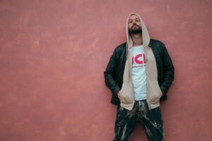 Vinicio Simonetti pubblica “Come Surround”, il nuovo singolo