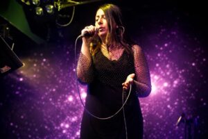 Over-J firma “Disgraziato Blues”, il racconto ruvido di una notte senza freni